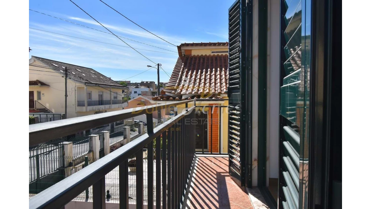 Moradia T5 para Venda em Ramada e Caneças Foto 17