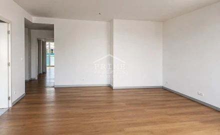 Apartamento T3 para Venda em Funchal (Se)