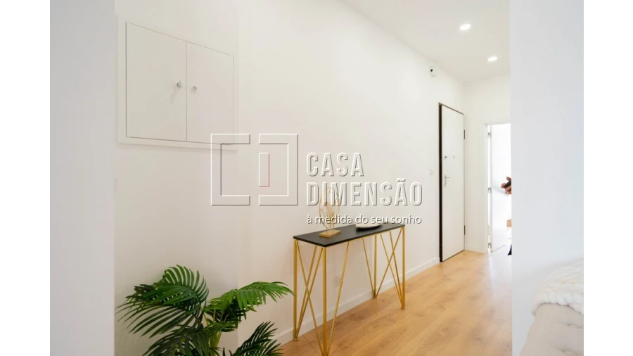 Apartamento T2 para Venda em São Domingos de Benfica Foto 2