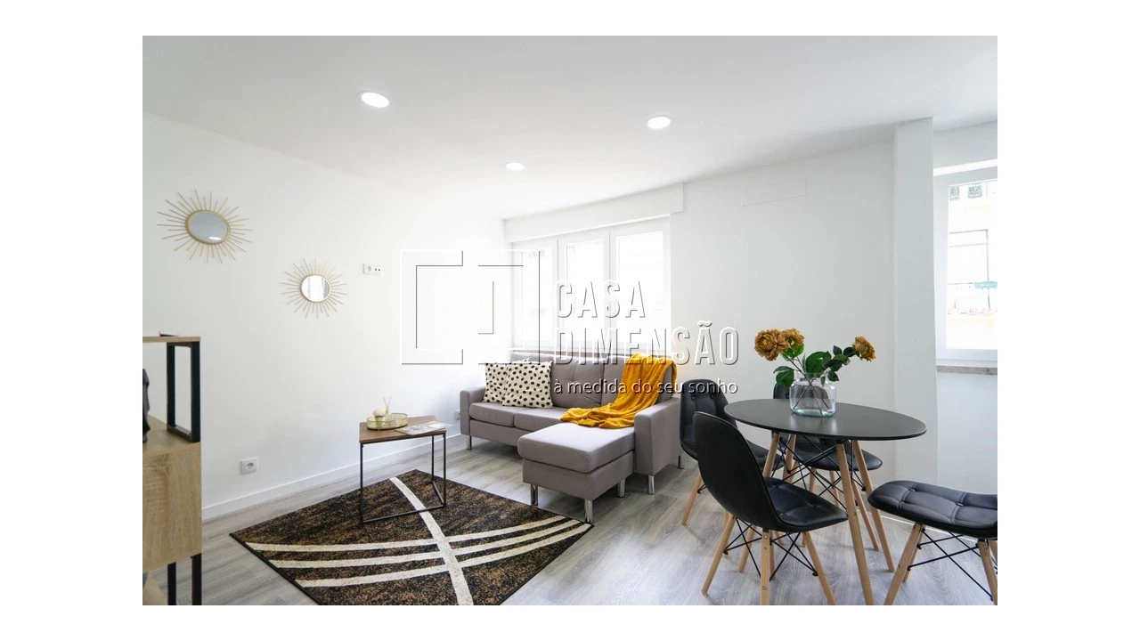 Apartamento T2 para Venda em Penha de França Foto 3