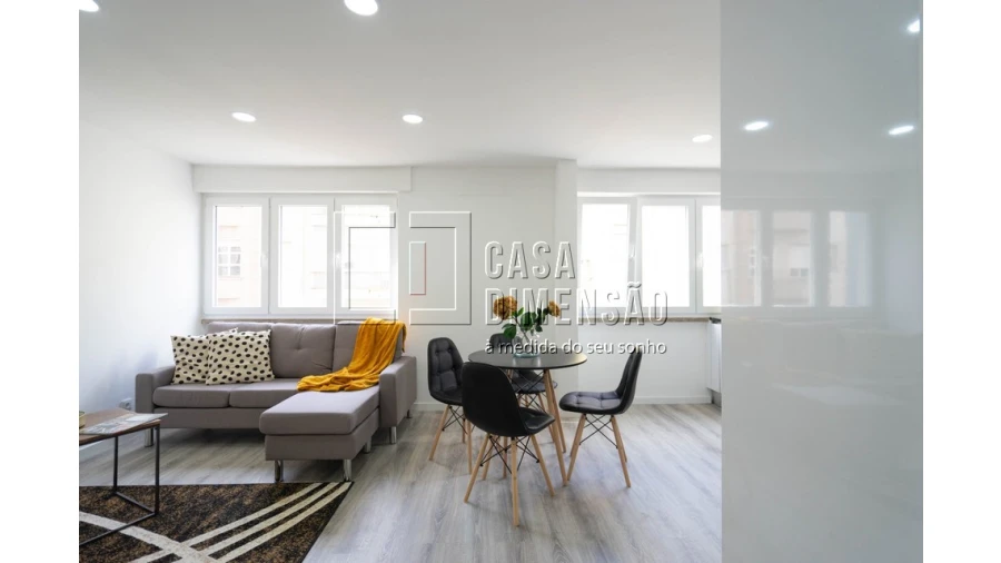 Apartamento T2 para Venda em Penha de França Foto 2