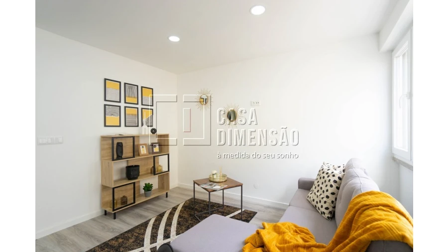 Apartamento T2 para Venda em Penha de França Foto 5