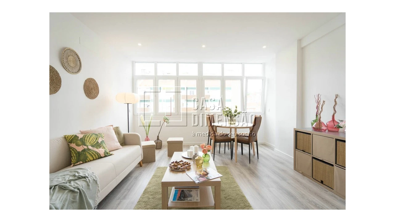 Apartamento T1 para Venda em São Domingos de Benfica Foto 3