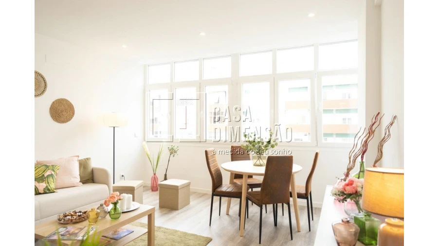Apartamento T1 para Venda em São Domingos de Benfica Foto 5