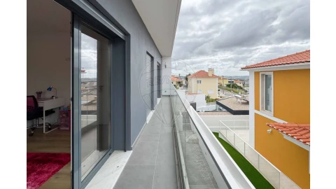 Moradia T4 para Venda em Loures