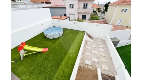 Moradia T4 para Venda em Loures