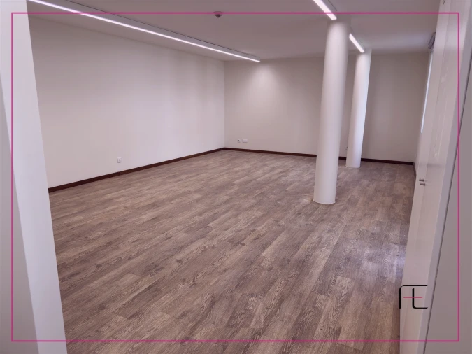 Loja para Arrendamento em Lordelo do Ouro e Massarelos Foto 5