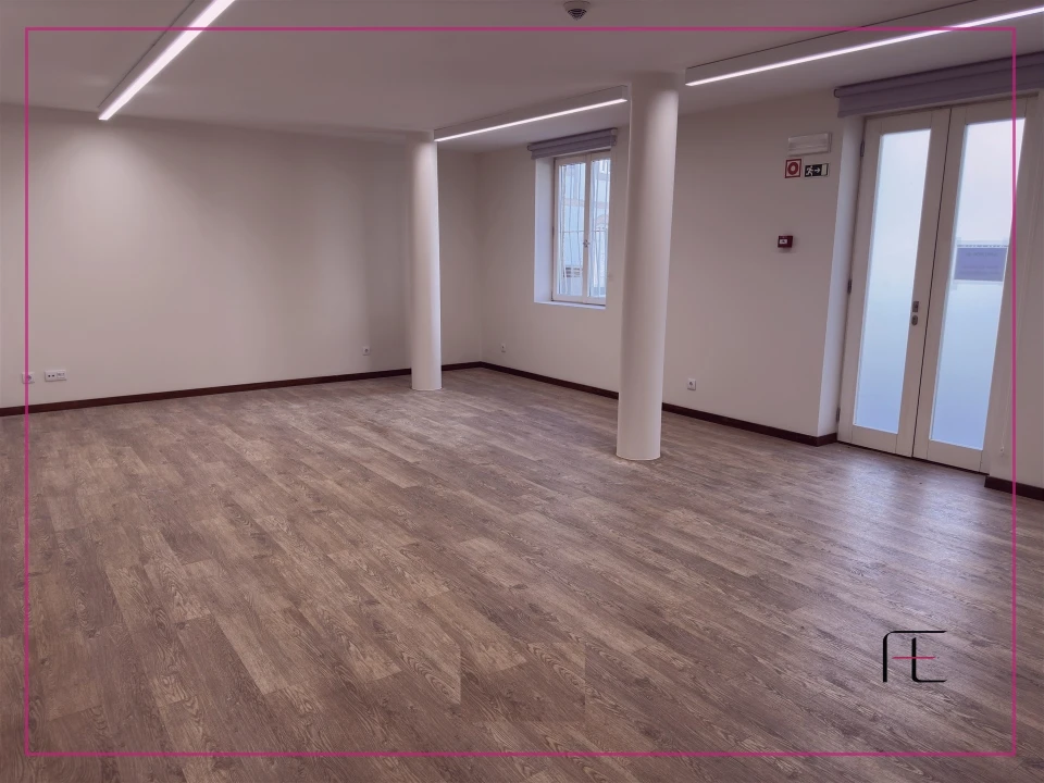 Loja para Arrendamento em Lordelo do Ouro e Massarelos Foto 7