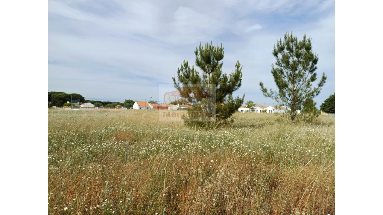 Terreno para Venda em Santa Maria do Castelo e Santiago e Santa Susana Foto 3
