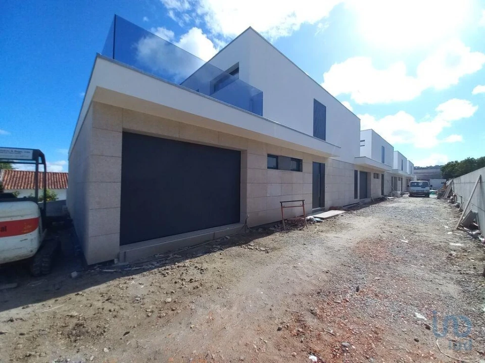 Moradia T3 para Venda em Abade de Neiva Foto 3