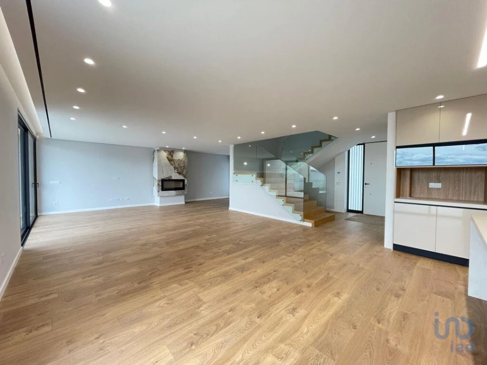 Moradia T3 para Venda em Abade de Neiva Foto 9