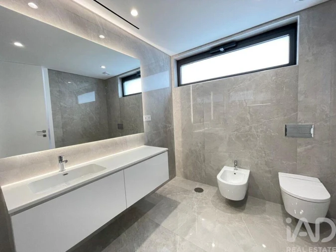 Moradia T3 para Venda em Abade de Neiva Foto 16