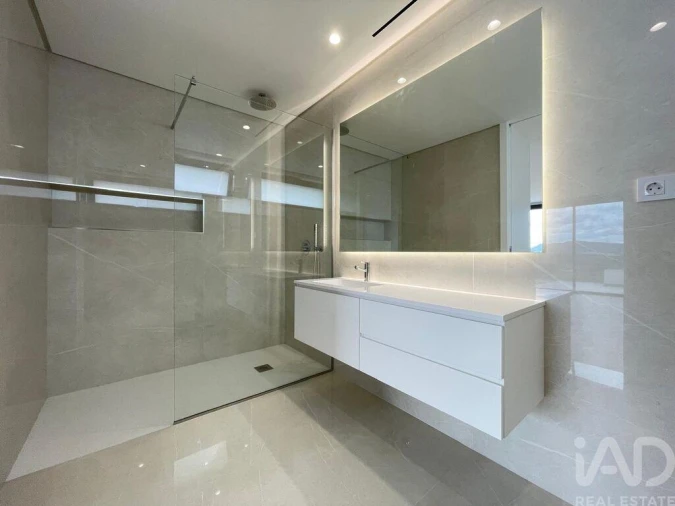 Moradia T3 para Venda em Abade de Neiva Foto 21