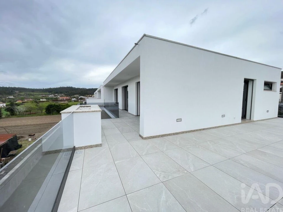 Moradia T3 para Venda em Abade de Neiva Foto 18