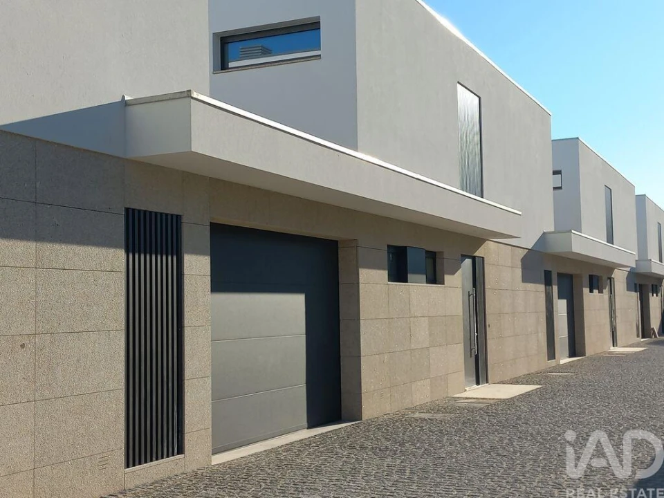 Moradia T3 para Venda em Abade de Neiva Foto 23