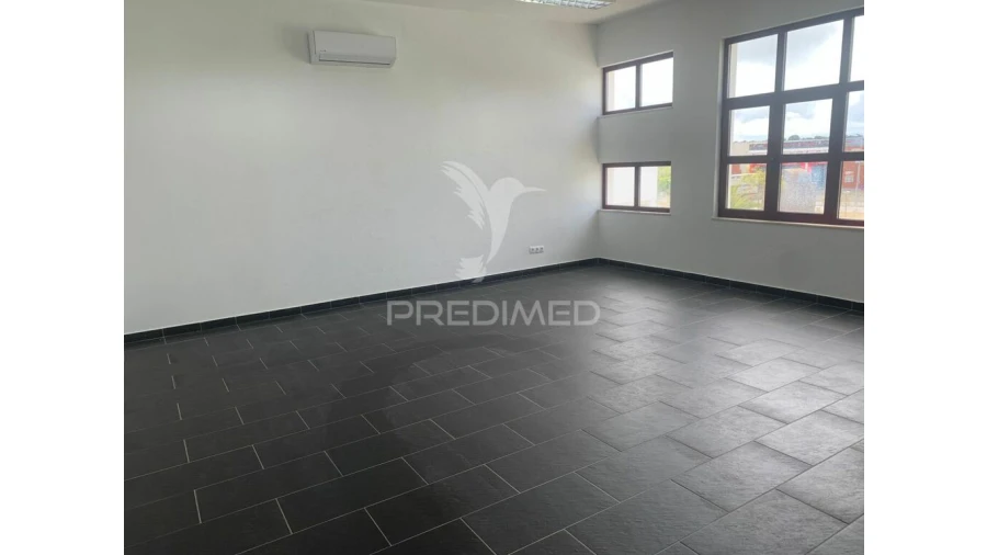 Escritório para Arrendamento em Malagueira e Horta das Figueiras Foto 2