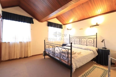 Apartamento T4 para Venda em Carcavelos e Parede