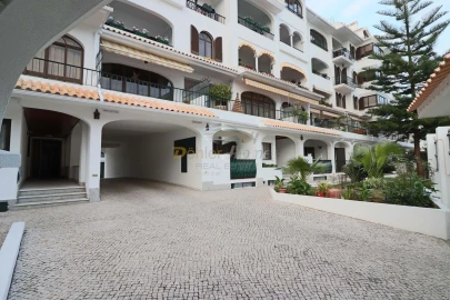 Apartamento T4 para Venda em Carcavelos e Parede