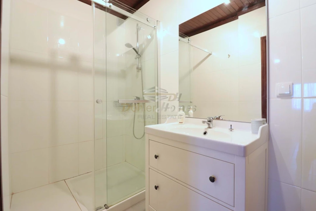 Apartamento T4 para Venda em Carcavelos e Parede Foto 32