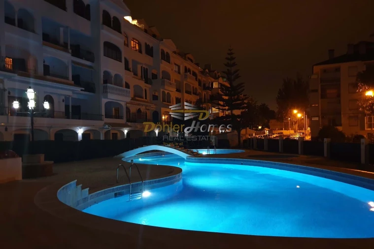 Apartamento T4 para Venda em Carcavelos e Parede Foto 3
