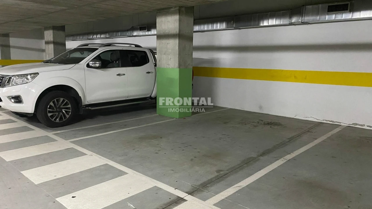 Garagem para Arrendamento em São Mamede de Infesta e Senhora da Hora Foto 7