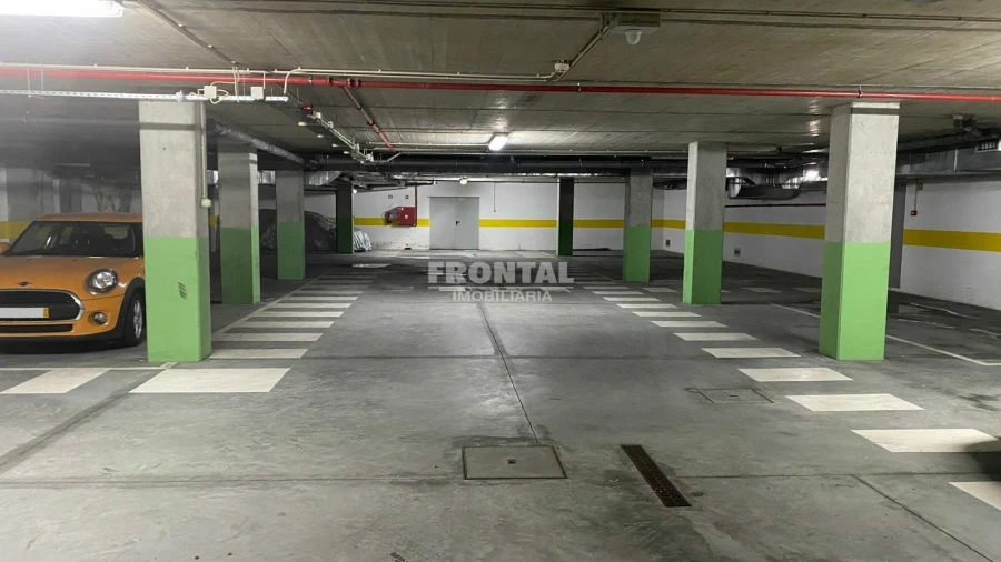 Garagem para Arrendamento em São Mamede de Infesta e Senhora da Hora Foto 8