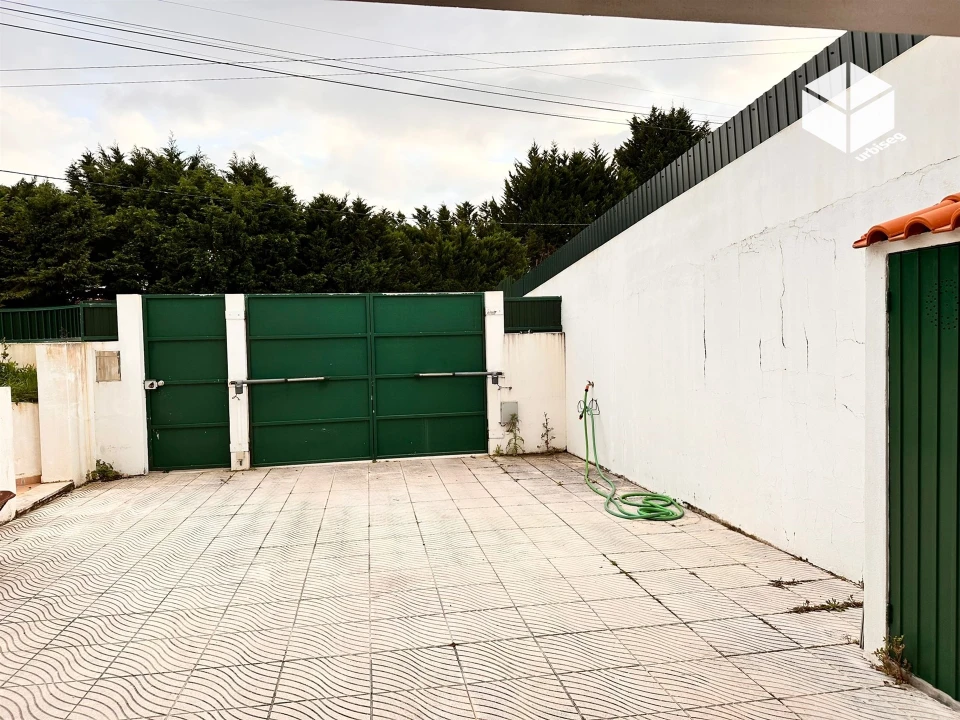 Moradia T4 para Venda em Tavarede Foto 49