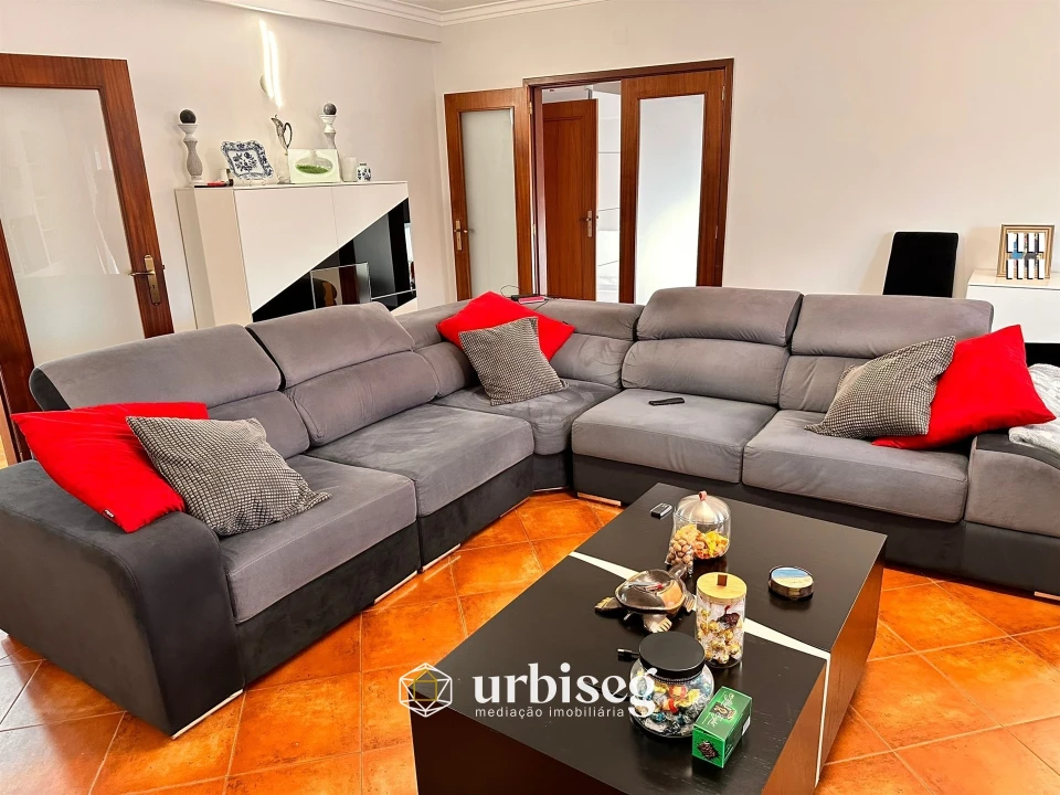 Moradia T4 para Venda em Tavarede Foto 11