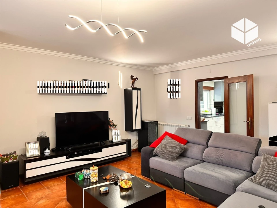 Moradia T4 para Venda em Tavarede Foto 10