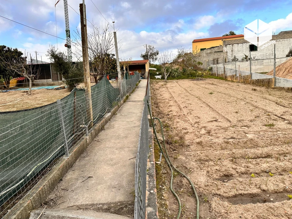 Moradia T4 para Venda em Tavarede Foto 51