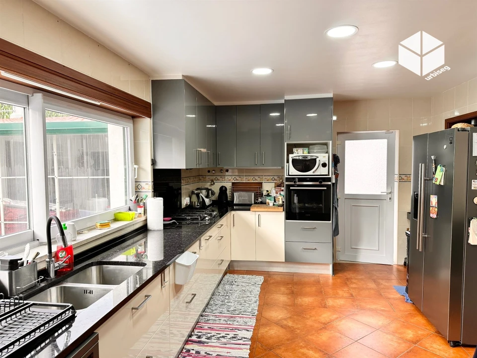 Moradia T4 para Venda em Tavarede Foto 5