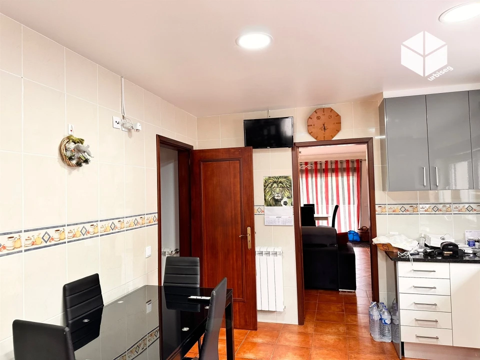 Moradia T4 para Venda em Tavarede Foto 7