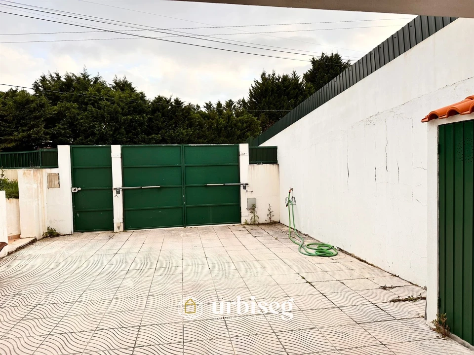 Moradia T4 para Venda em Tavarede Foto 49