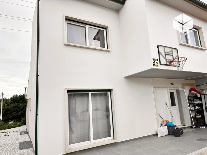 Moradia T4 para Venda em Tavarede Foto 3