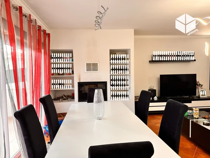 Moradia T4 para Venda em Tavarede Foto 13