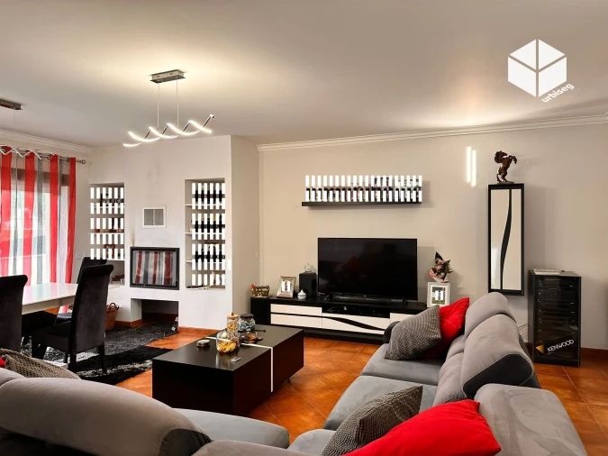 Moradia T4 para Venda em Tavarede Foto 12