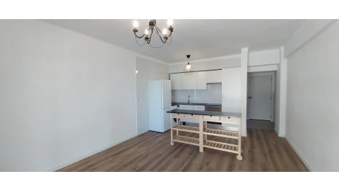 Apartamento T1 para Venda em Nossa Senhora do Pópulo, Coto e São Gregório