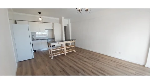 Apartamento T1 para Venda em Nossa Senhora do Pópulo, Coto e São Gregório