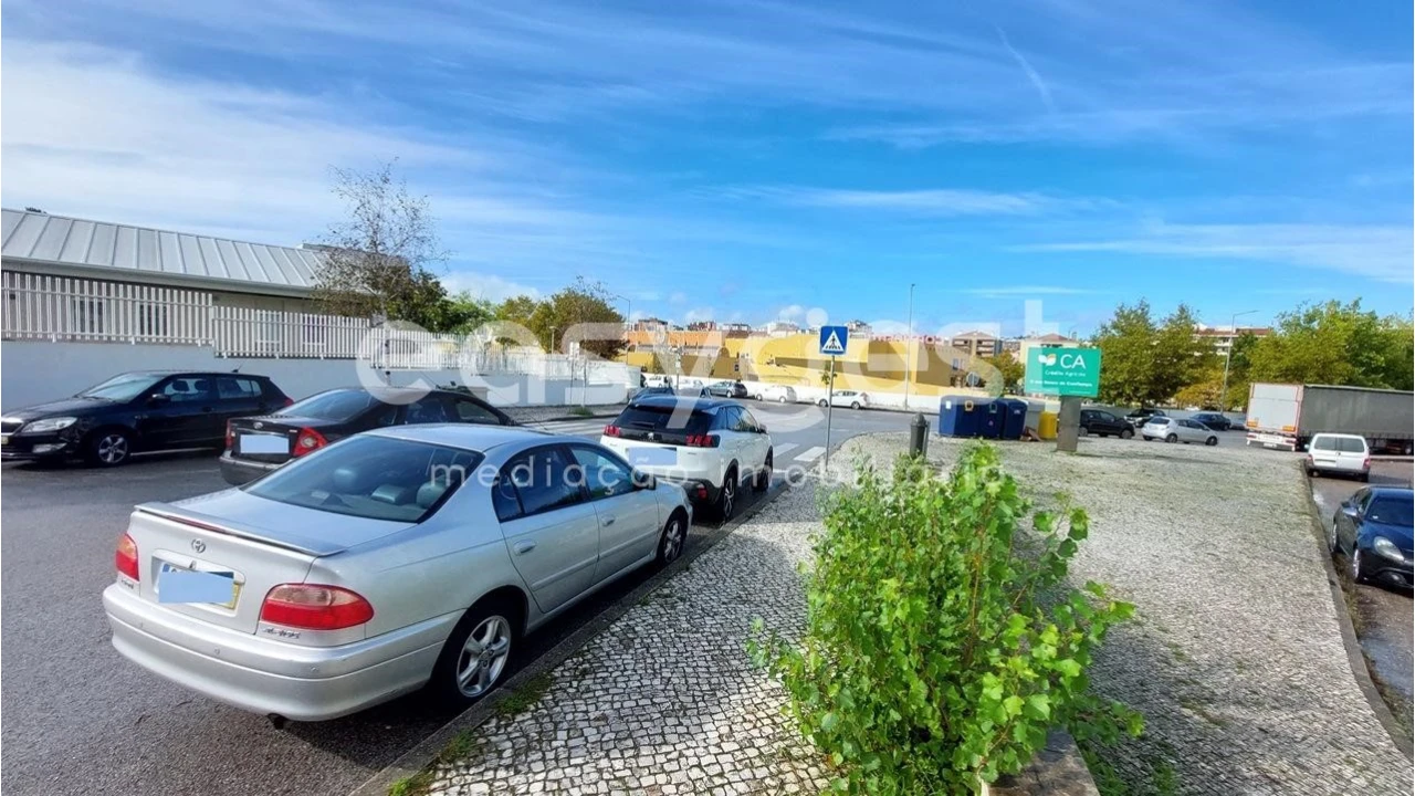 Loja para Venda em Santo Antonio dos Olivais Foto 3