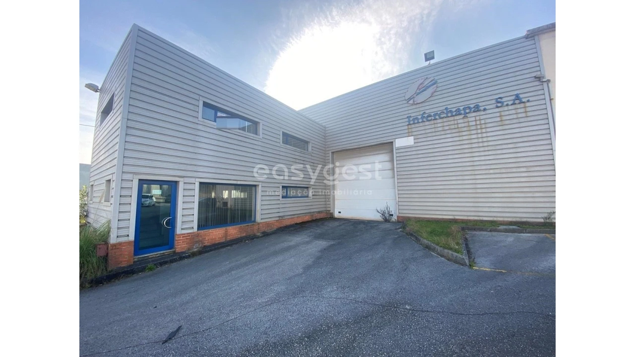 Armazém para Venda em Barrô e Aguada de Baixo Foto 3