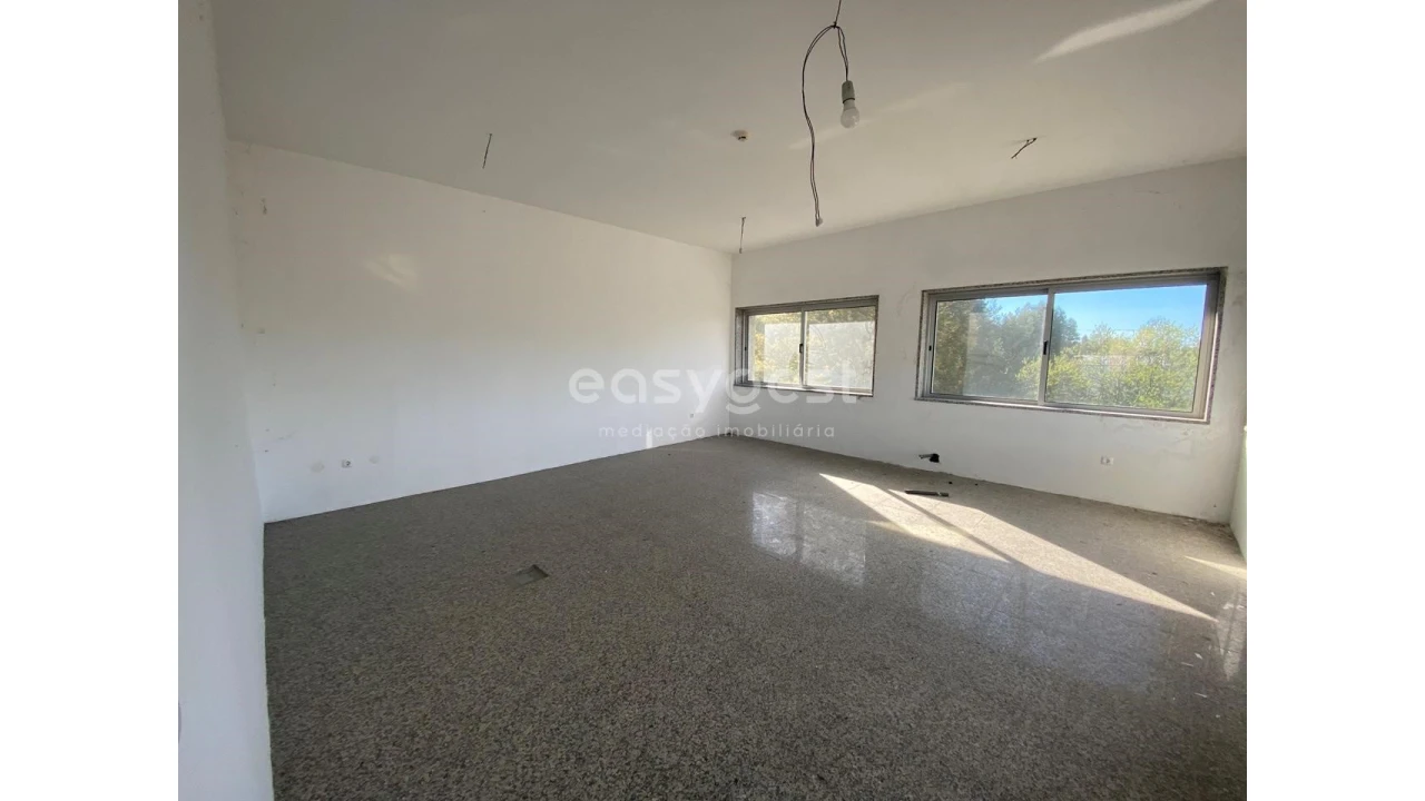 Armazém para Venda em Barrô e Aguada de Baixo Foto 12