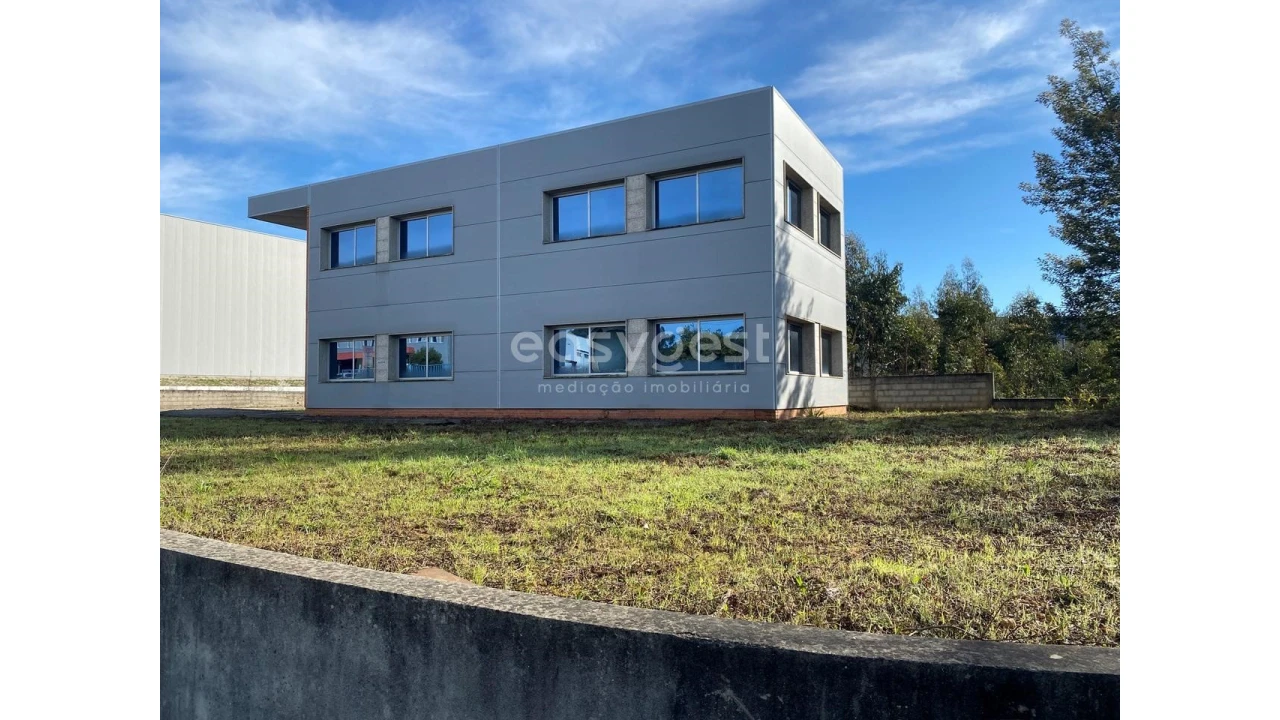 Armazém para Venda em Barrô e Aguada de Baixo Foto 13