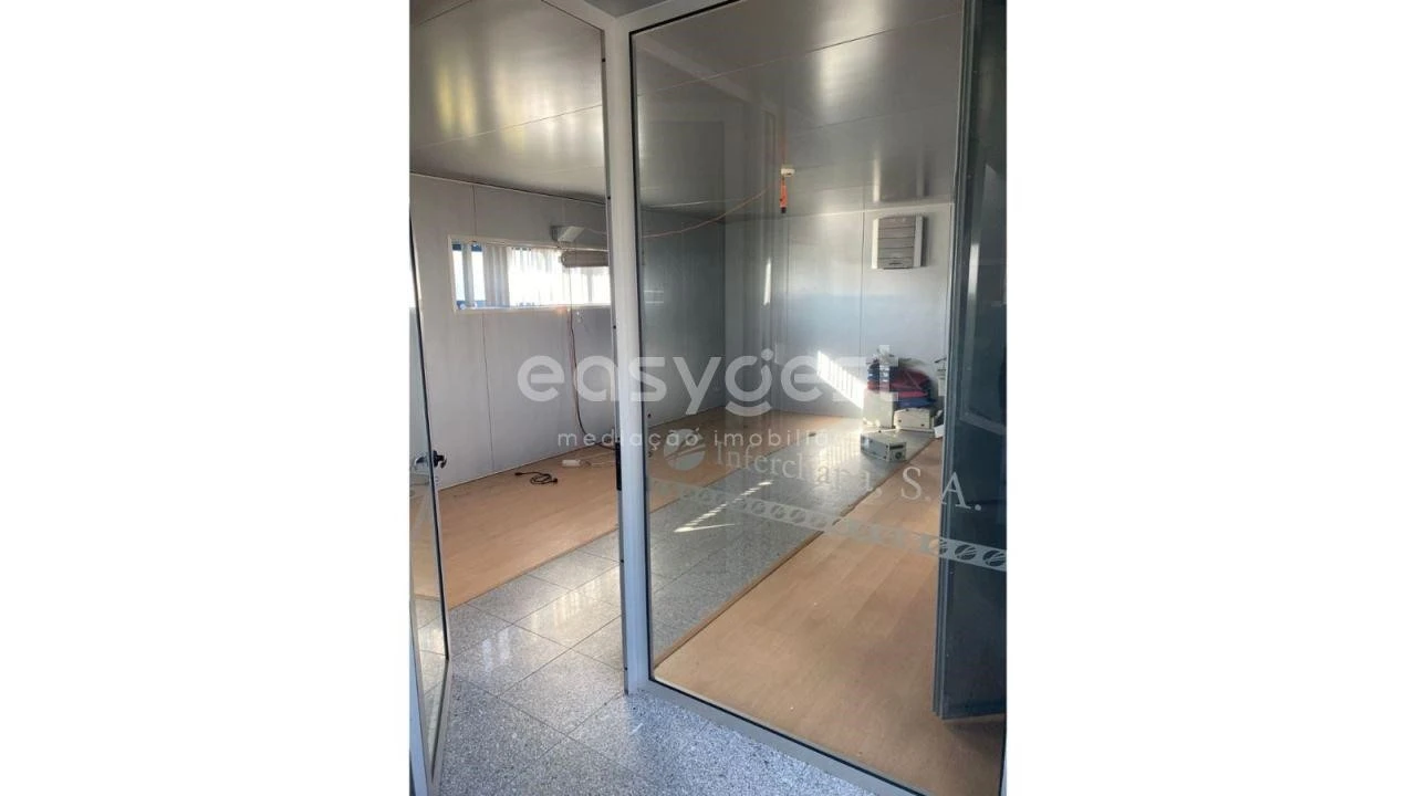 Armazém para Venda em Barrô e Aguada de Baixo Foto 15