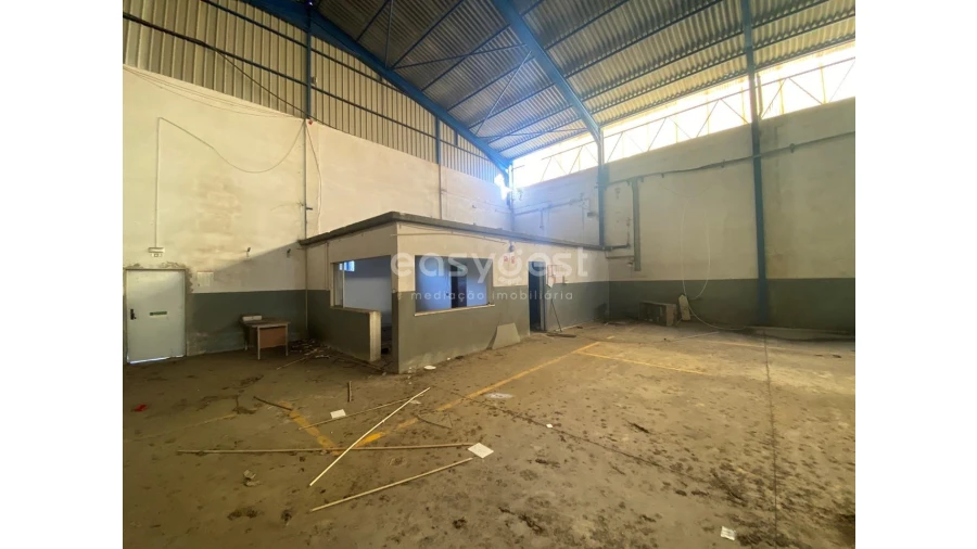 Armazém para Venda em Barrô e Aguada de Baixo Foto 10