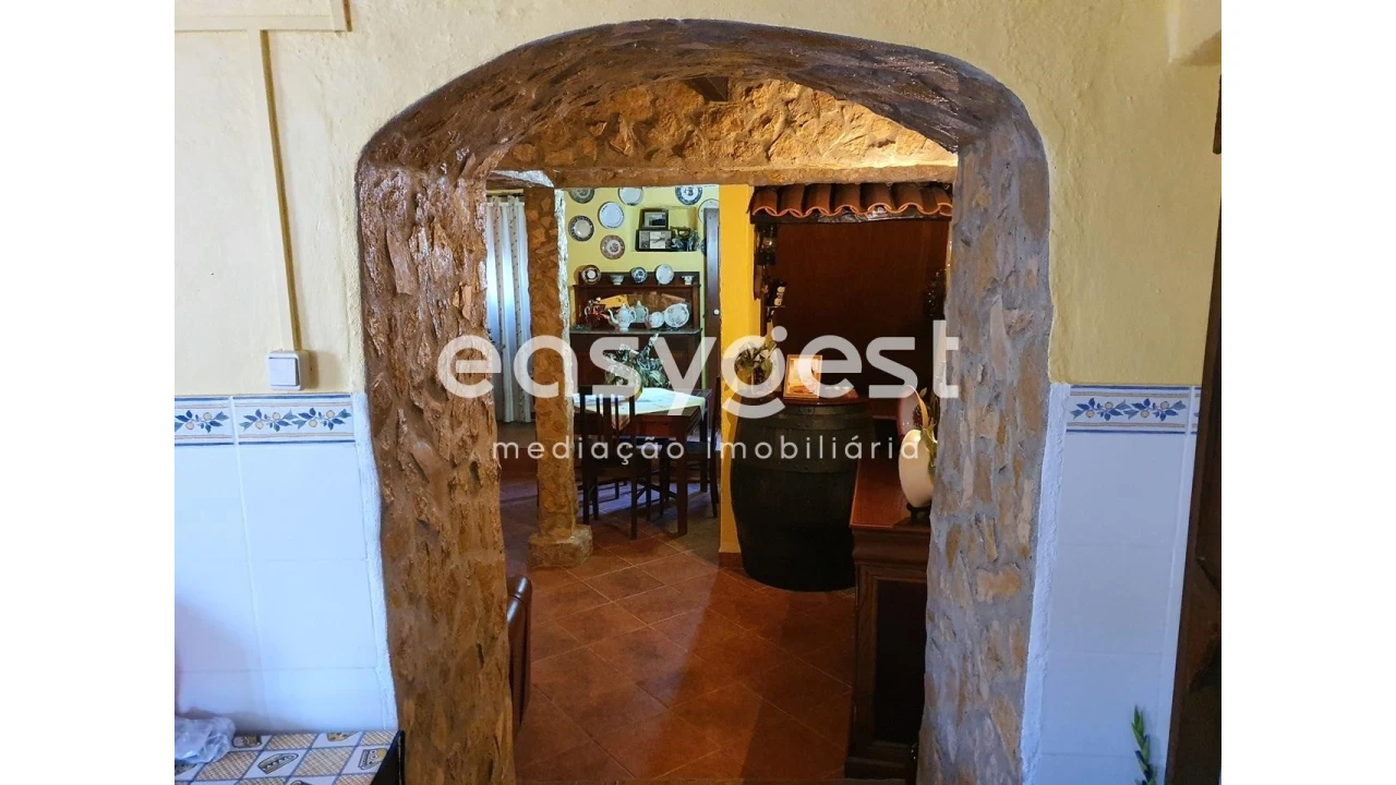 Moradia T2 para Venda em Mouronho Foto 4