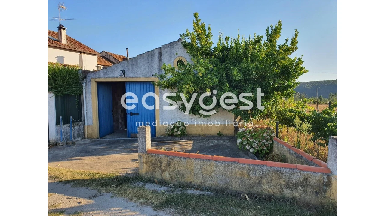 Moradia T2 para Venda em Mouronho Foto 17