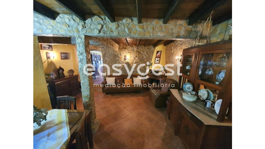 Moradia T2 para Venda em Mouronho Foto 2