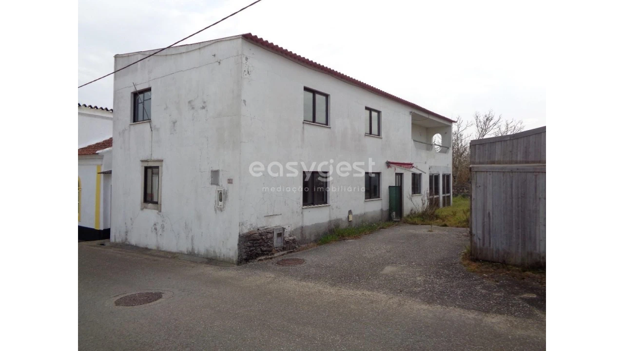 Moradia T1 para Venda em Vinha da Rainha Foto 1