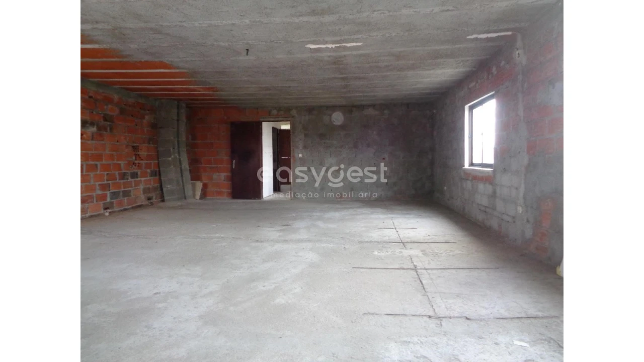 Moradia T1 para Venda em Vinha da Rainha Foto 11