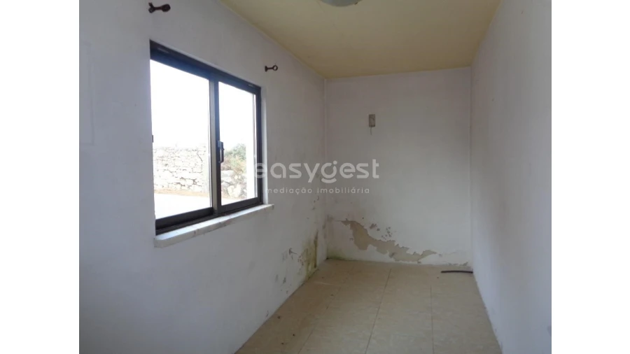 Moradia T1 para Venda em Vinha da Rainha Foto 3